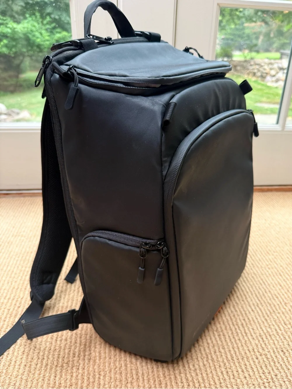 Besnfoto Camera Backpack featuring the Anti-Gravity System